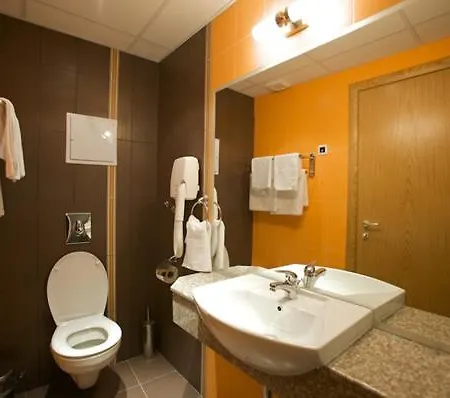 Briz Beach Hotel