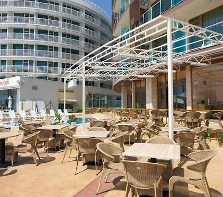 Briz Beach Hotel